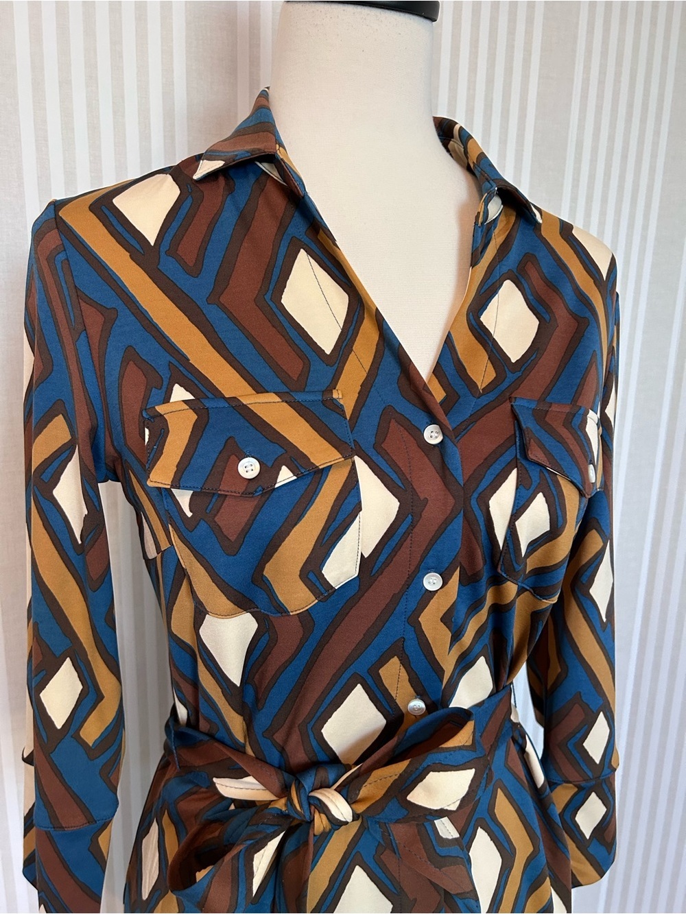 J.Mclaughlin Wrap Midi Dress Dree Jersey Geometric Print Brown Blue Size Small - Picture 5 of 10